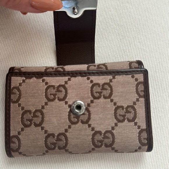 AUTHENTIC GUCCI KEY HOLDER - Picture 2 of 4